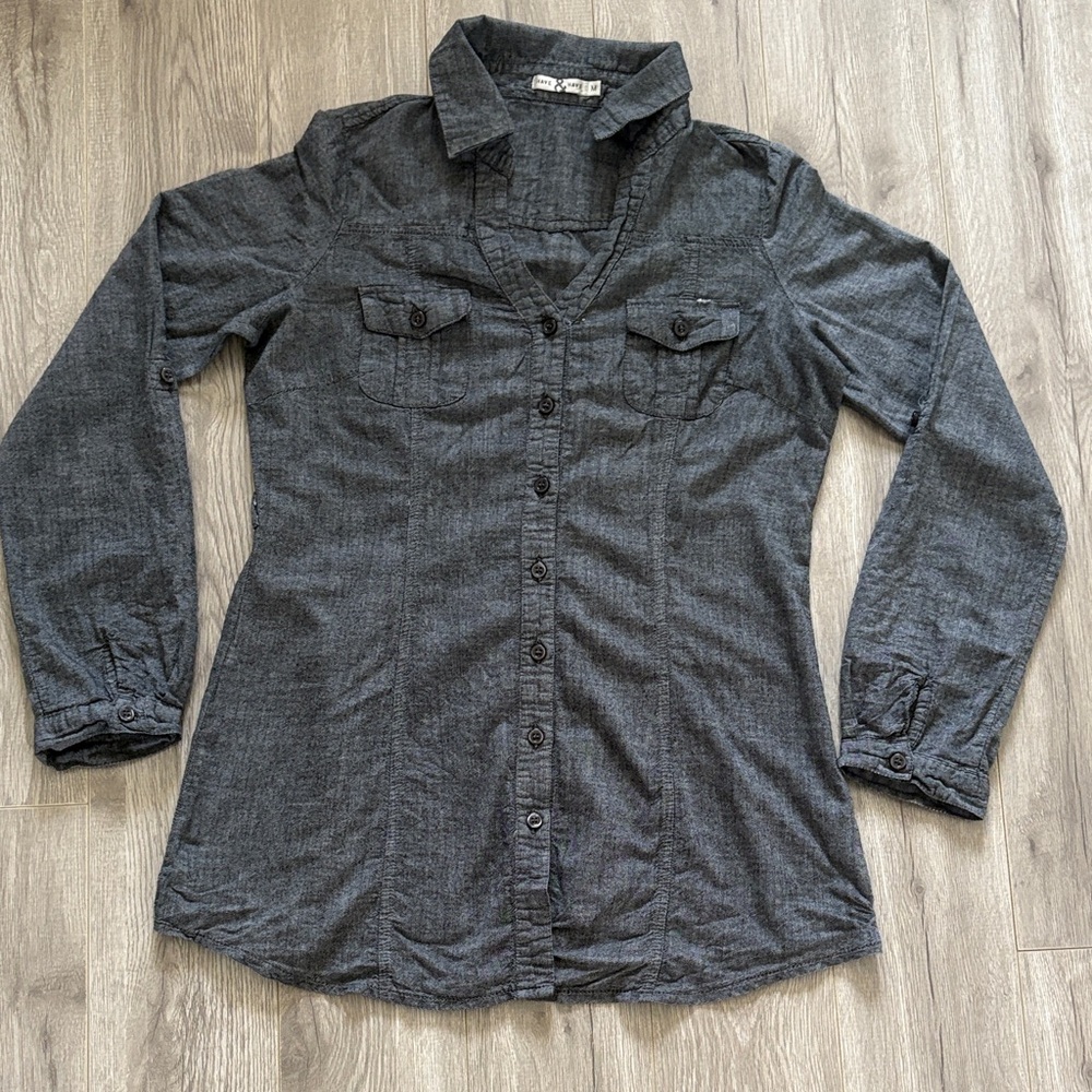 Women's Gray Button-Up Blouse